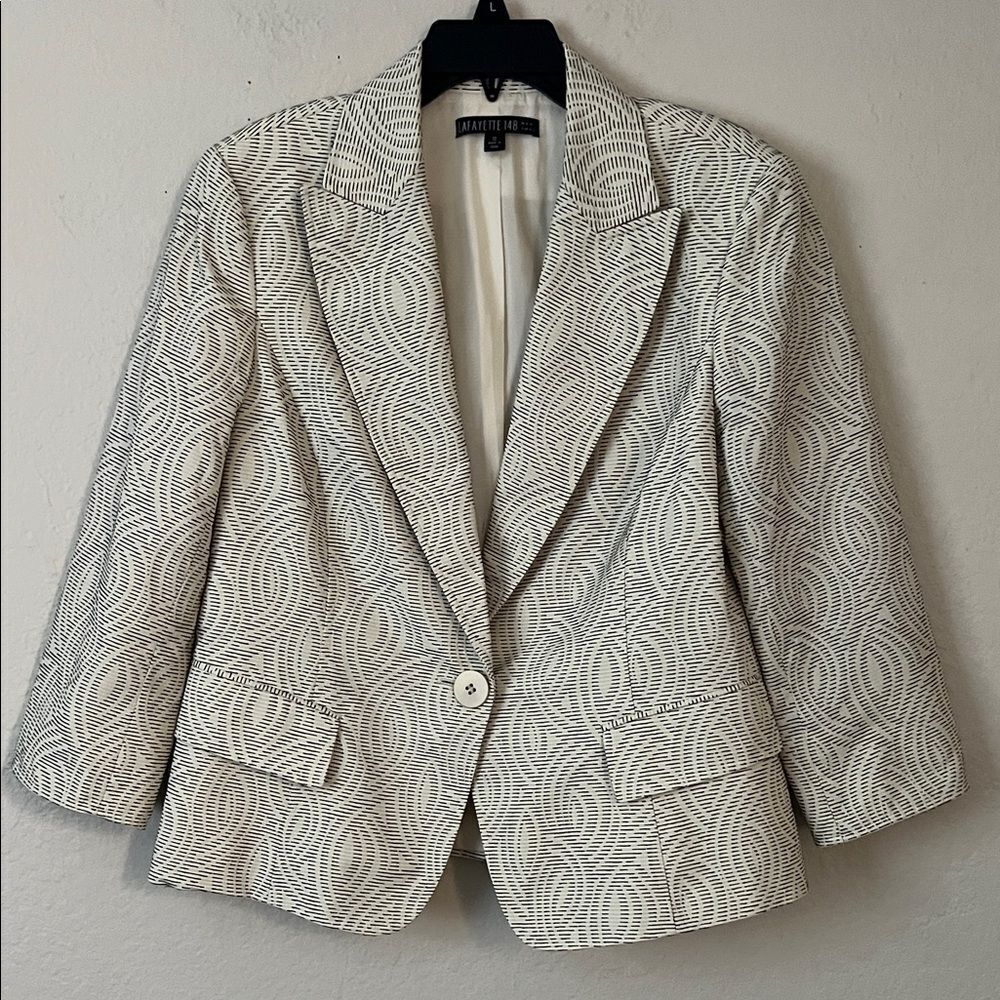 Lafayette 148 New York Cream and Black Swirl Brocade Pattern Blazer in Size 12